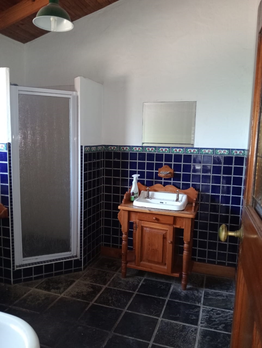 To Let 4 Bedroom Property for Rent in C Place Eastern Cape